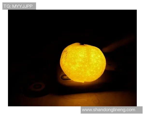 足球明星床头LED灯点亮你的夜晚让每个梦都充满激情与活力 足球明星床头LED灯点亮你的夜晚让每个梦都充满激情与活力