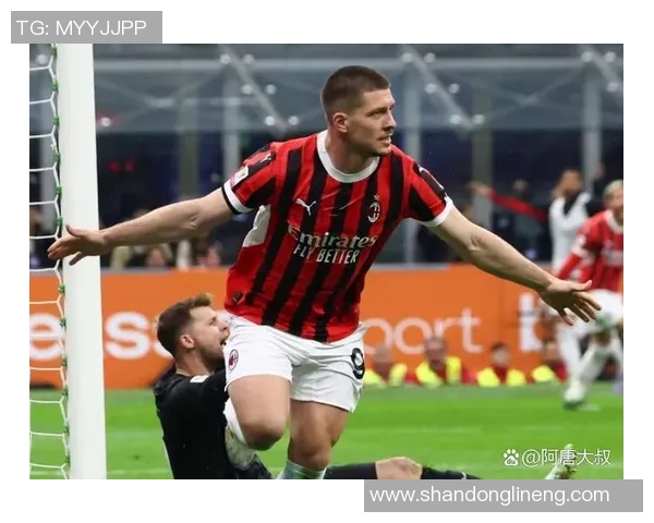 足球明星的崛起之路:从草根到巅峰的奋斗故事 足球明星的崛起之路:从草根到巅峰的奋斗故事