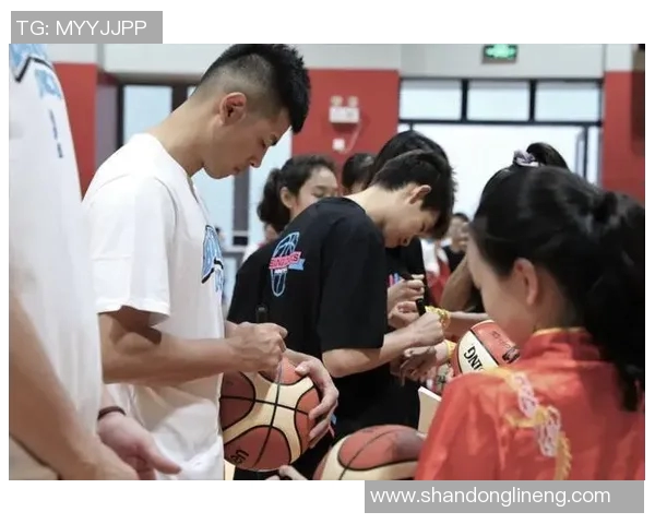 篮球明星背后的故事与成就探秘让我们一起走进他们的辉煌人生与奋斗历程